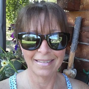 Meet your Posher, Debbie